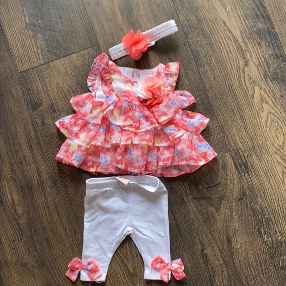 Girl newborn outfit